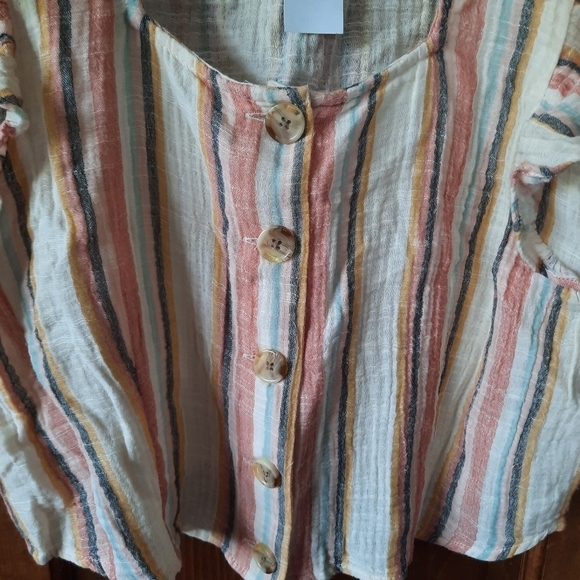 NWT American Eagle 100% cotton striped ruffle sleeve cropped button front shirt - Picture 4 of 10